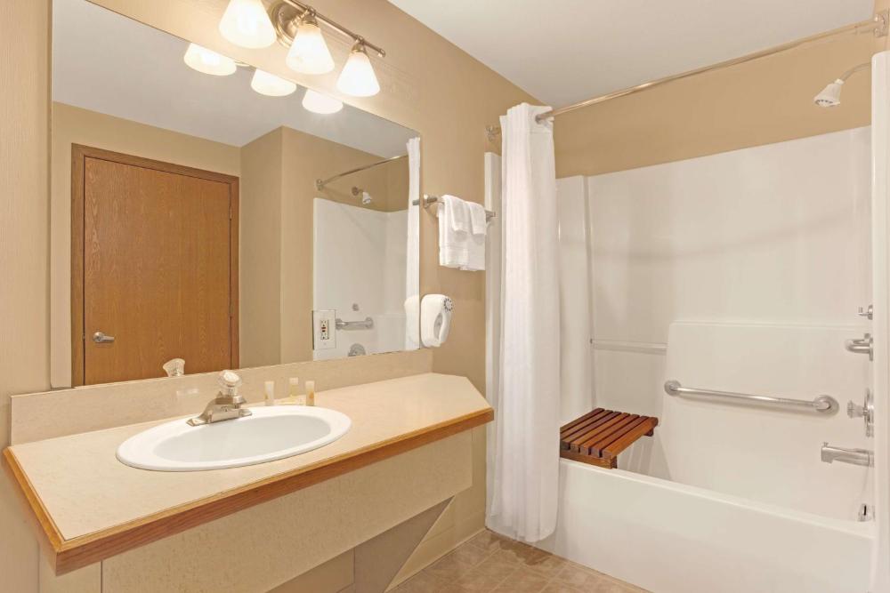 King Room - Disability Access Smoking interior